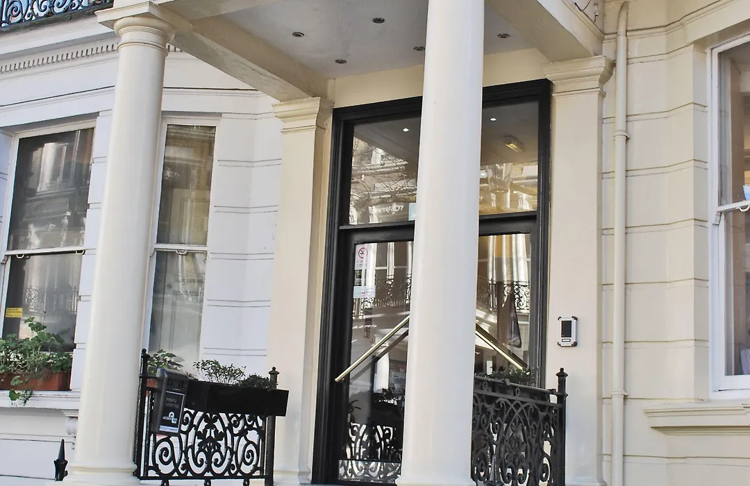 Lord Kensington Hotel-1